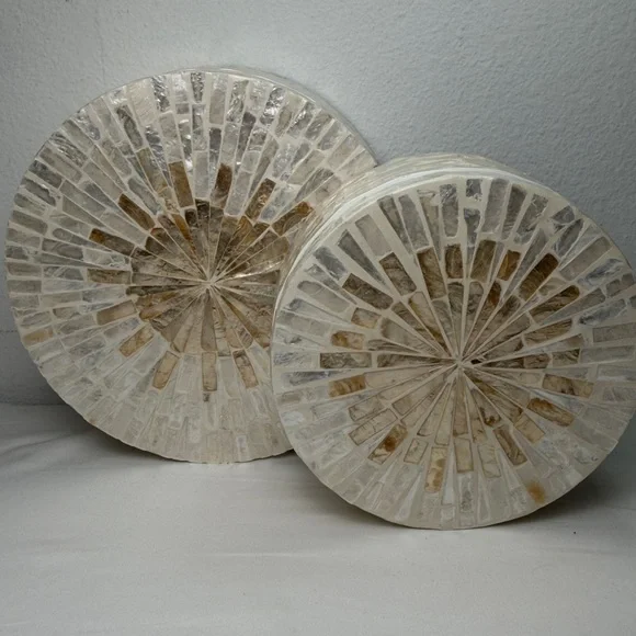 Mother Of the pearl Round Box, Handmade Mother Of Pearl Storage Box, Decor Box